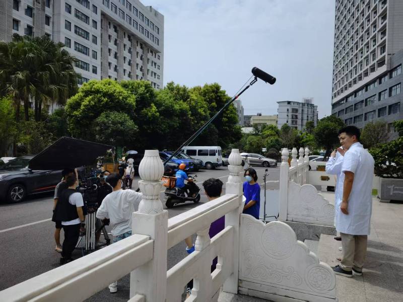 个旧市广告片拍摄公司低成本实现高规格制作的诀窍